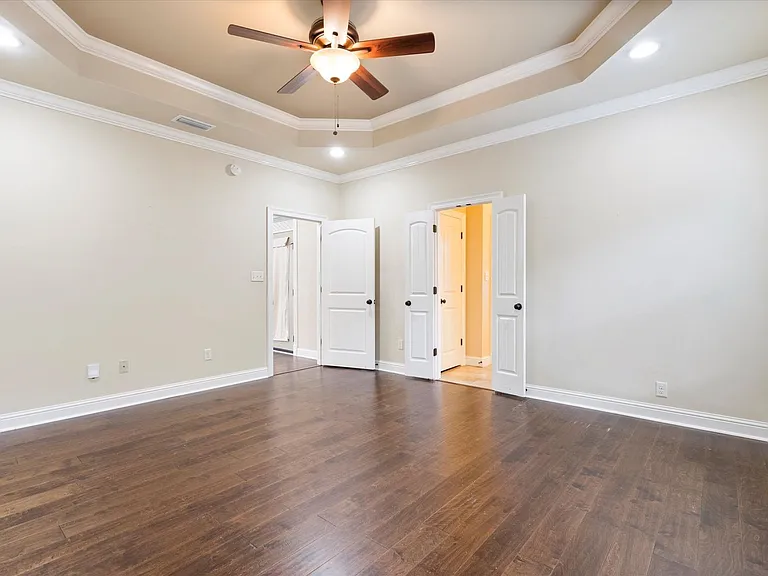 1056 Linlen Ave — Photo 10