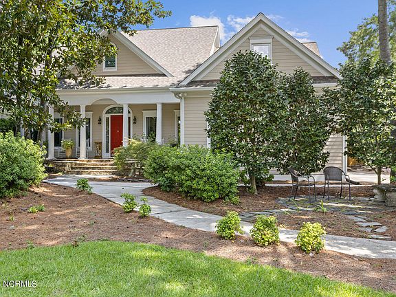 3rd image of 6913 Finian Drive