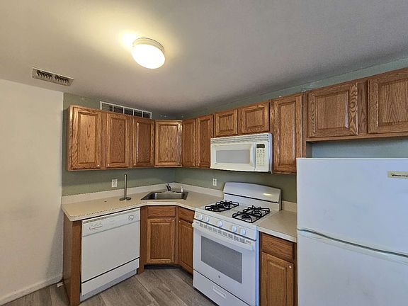 5th image of 159 Sommer Ave #1