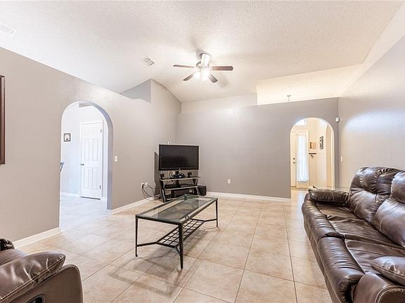 3rd image of 641 Gull Dr