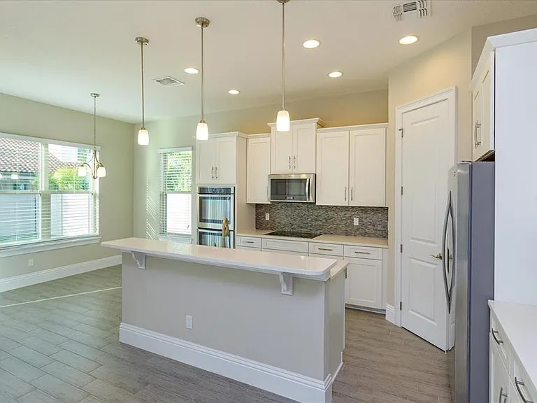 6354 Swanson St — Photo 10