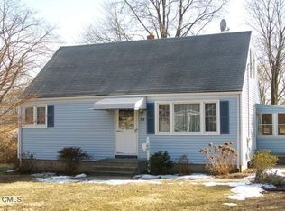 77 Richfield Rd, Bridgeport, CT 06606