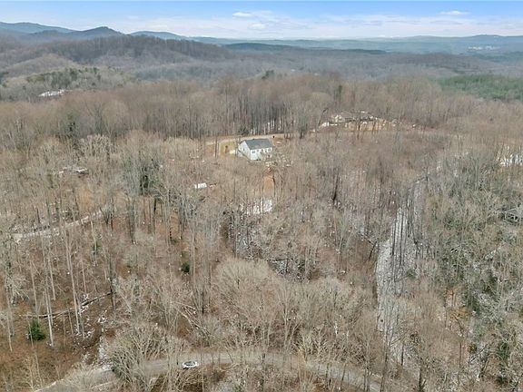 4th image of 33 Forest Dr