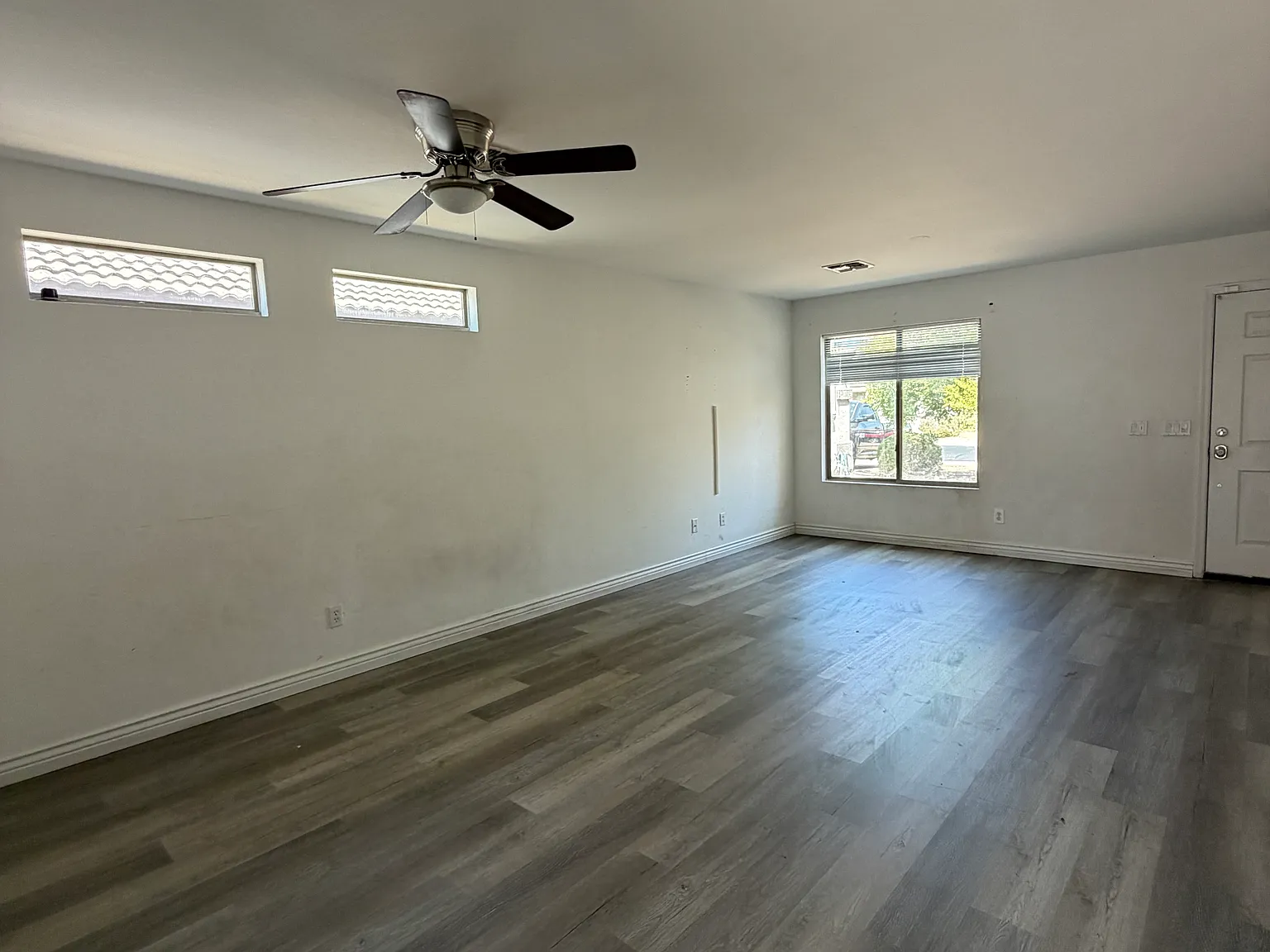 3 bed, 1265 sqft, $2,100 — Photo 2