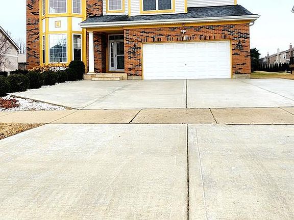 4th image of 829 Clover Ridge Ln