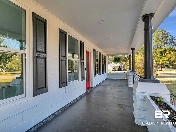 4th image of 611 Moog Ave