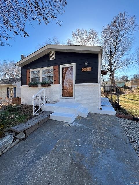 1st image of 232 Becker Dr