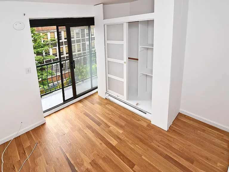 120 Ridge St #4B — Photo 4
