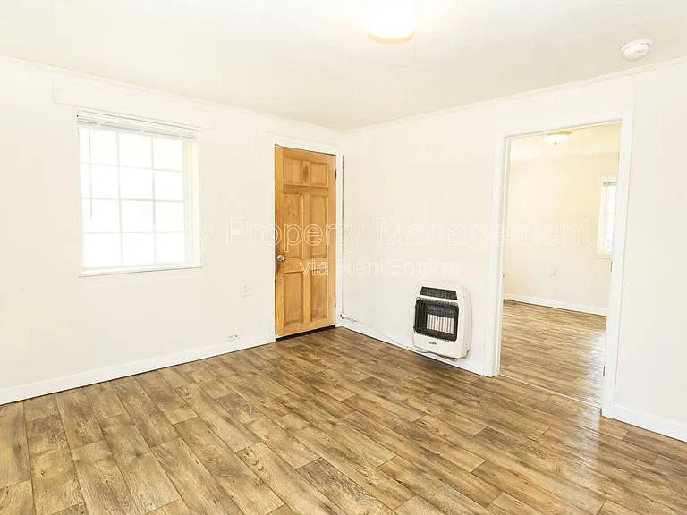 417 N Hawthorne St #417 — Photo 3