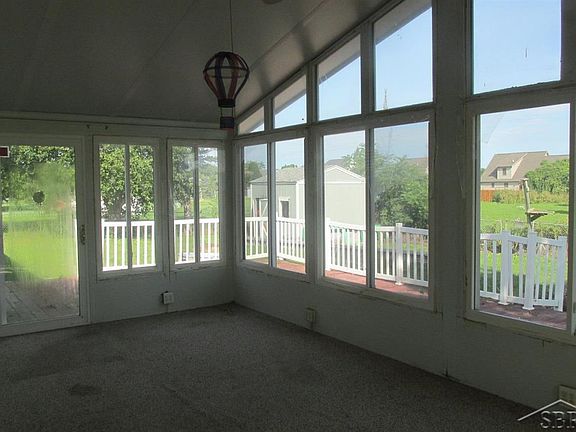 5th image of 6220 Moreland Ln
