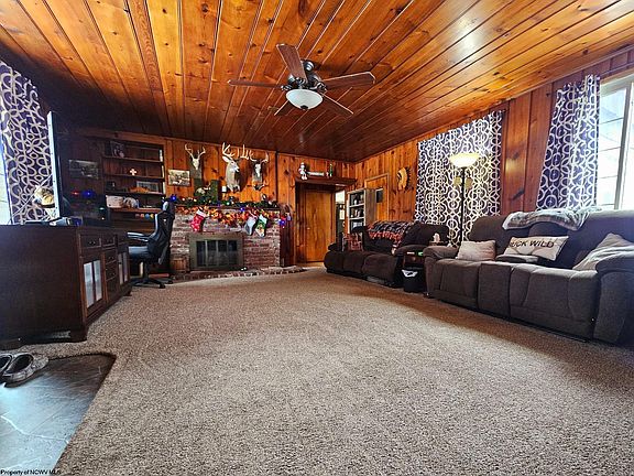3rd image of 1404 Beech Ln