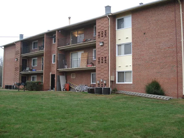 9512 Fairview Ave, Manassas, VA 20110