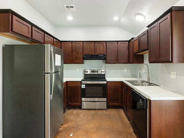 118 S L Ave — Photo 10