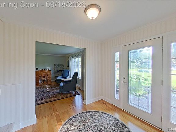 4th image of 2427 Karen Dr