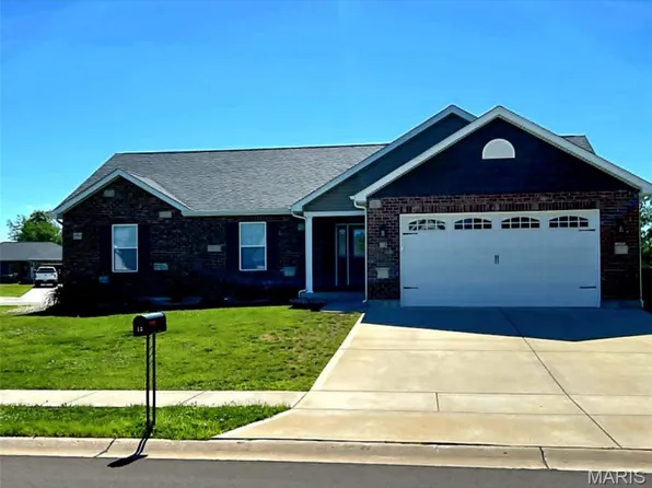 13 Berkshire Ct, Troy, MO 63379