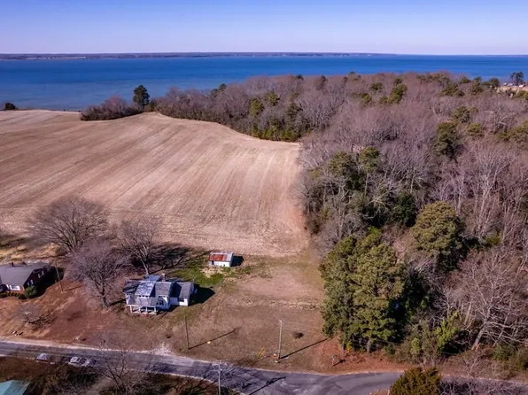 18 Courtney Rd, Lancaster, VA 22503