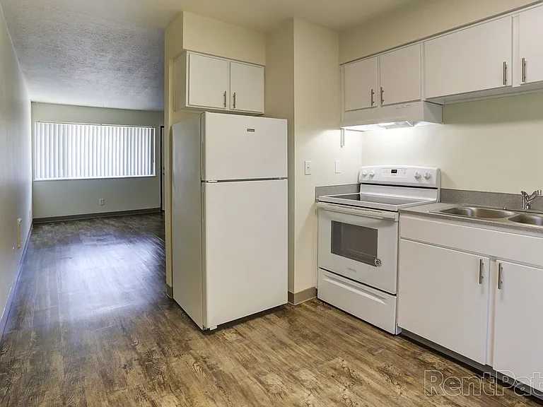 Arrowsmith Apartments — Photo 38