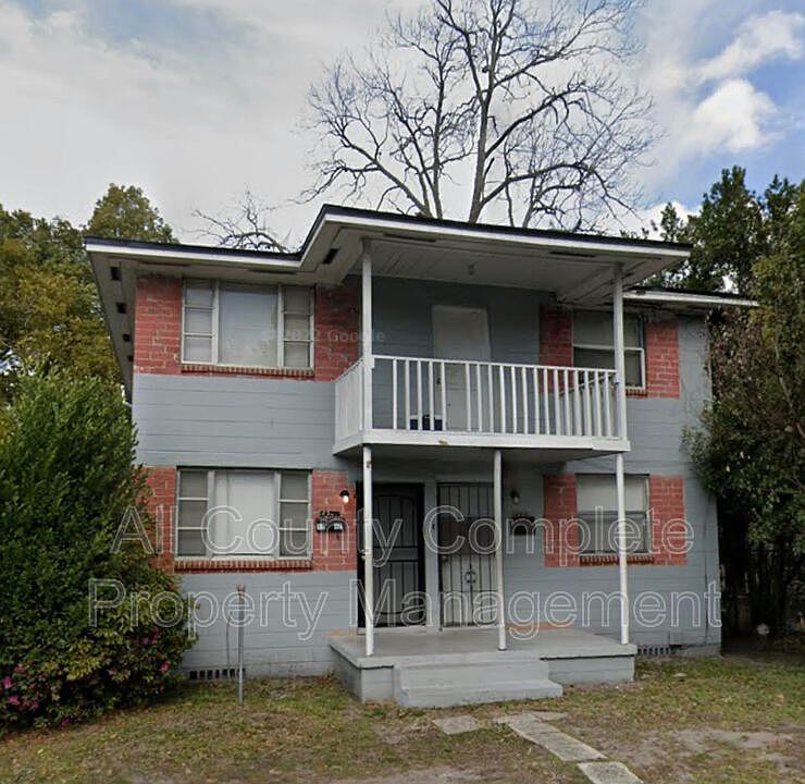 1st image of 1719 W 26th St