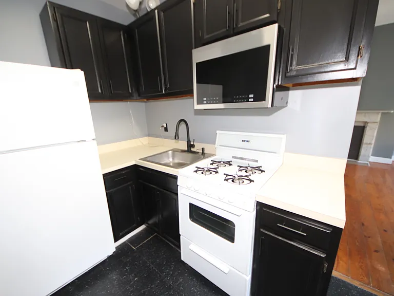 19 E Centre St #5 — Photo 10