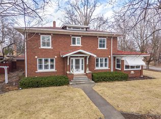 1926 E Oakland Ave, Bloomington, IL 61701