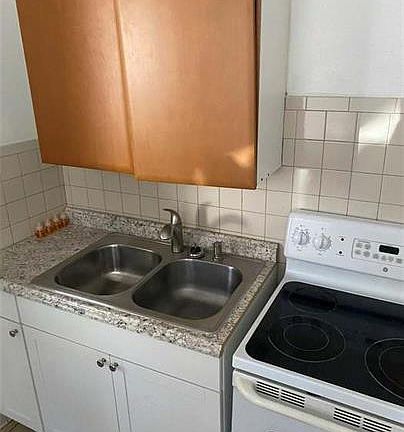 4th image of 416-420 Adelia Ave #418