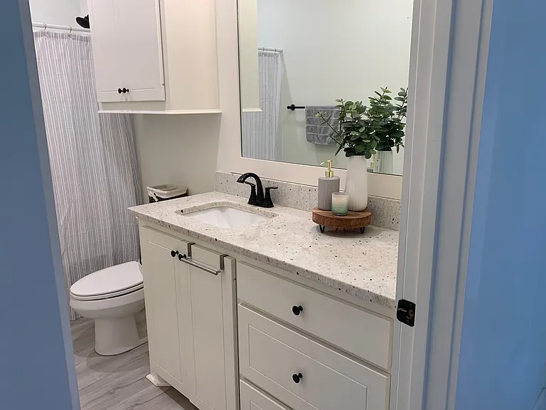 805 Montclaire Dr — Photo 3