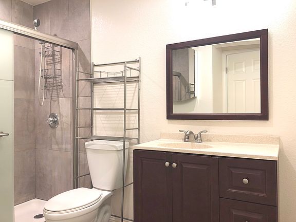 5th image of 533 Winterberry Way