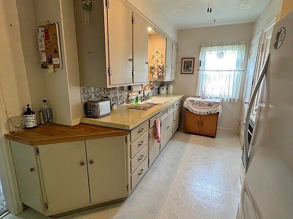 5th image of 2514 Myrtle St