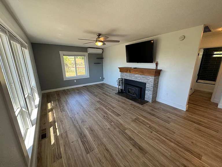 6620 NE Pettibone Dr — Photo 5