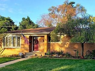 945 Barrington Rd, Grosse Pointe Park, MI 48230