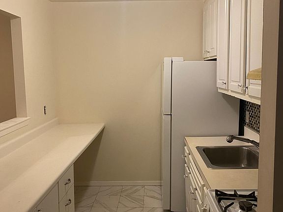 4th image of 370 Westchester Ave APT 5L