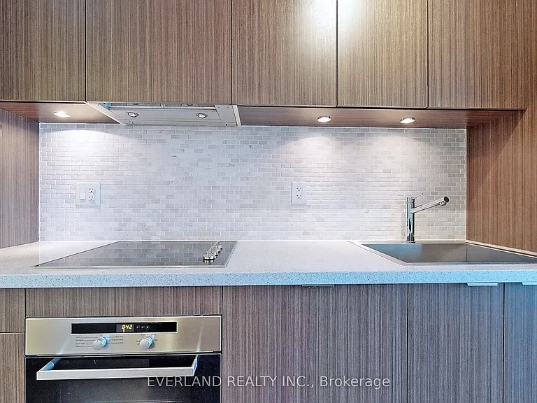 21 Widmer St #1507 — Photo 11