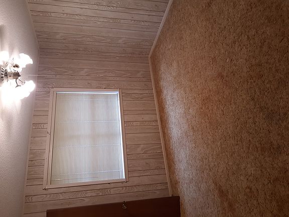 3rd image of 201 E Devers Ave