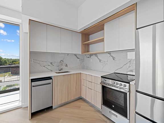 2nd image of 71-82 Parsons Blvd #508