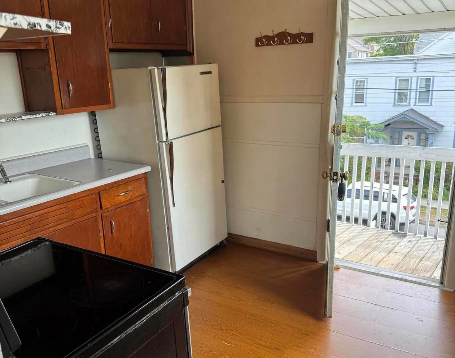 111 W Grove St — Photo 4