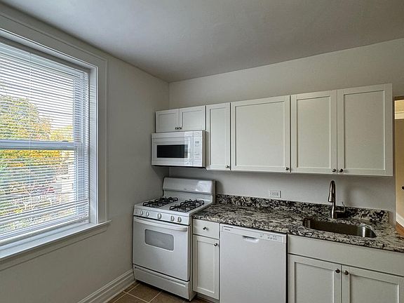 2nd image of 1936 W Estes Ave APT 2N
