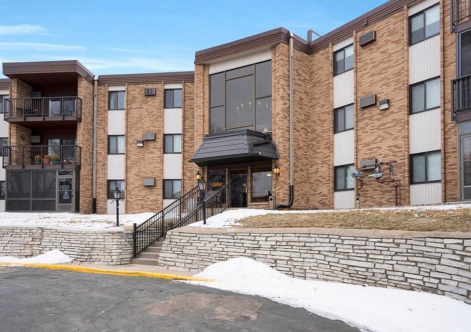1st image of 2690 Oxford St N APT 216