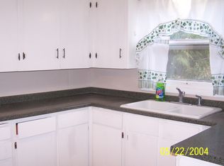 28 SW 9th St, College Place, WA 99324