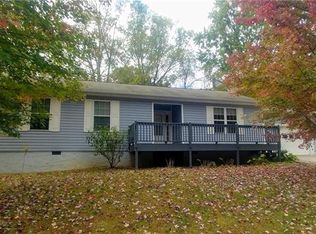 20 Mosers Pl, Candler, NC 28715