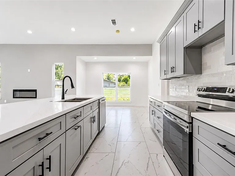 508 Georgia St — Photo 10