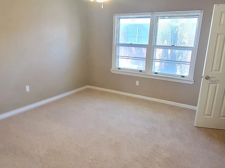 1515 S Abilene Ave — Photo 19