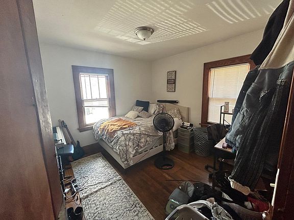 4th image of 534 Brown St APT 4