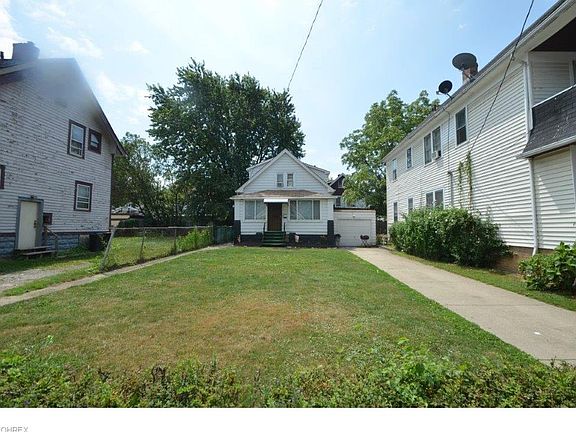 4th image of 15716 Corsica Ave
