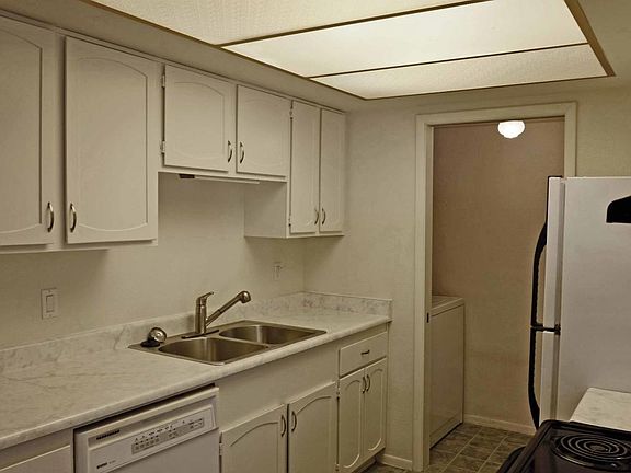 3rd image of 8422 N 33rd Dr