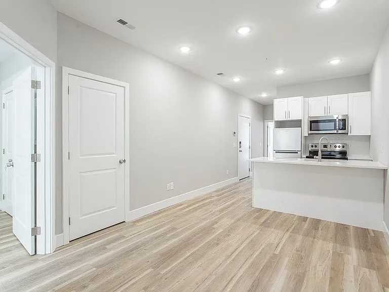 2207 N Broad St #R — Photo 1