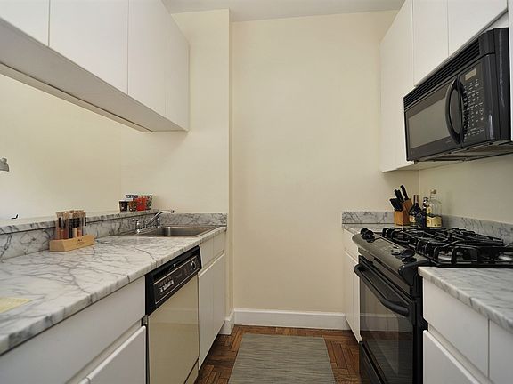 2nd image of 418 E 59th St APT 3B