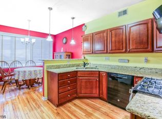 1 Carrington Pl #77, Clifton, NJ 07013