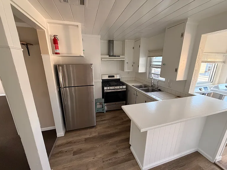 116 W Elm St #115 — Photo 9
