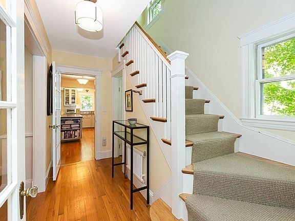 5th image of 171 Fayerweather St