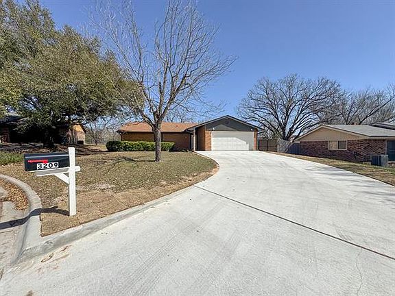 4th image of 3209 Camellia Cir
